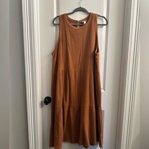 Universal thread tierd dress.